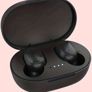 Black Wireless Earbuds
